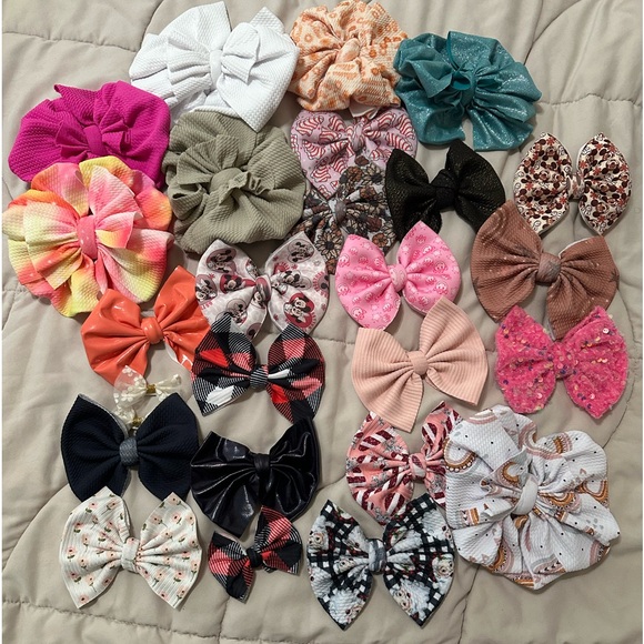 Lot of Hair Bows - Picture 1 of 10